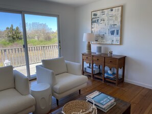 Living room with Sonos speaker