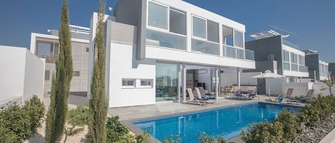 Protaras Holiday Villa BP15, 3BDR Villa, Close to all Beaches and Amenities