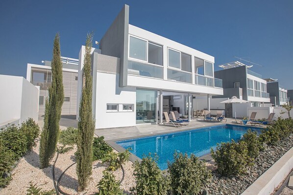 Protaras Holiday Villa BP15, 3BDR Villa, Close to all Beaches and Amenities