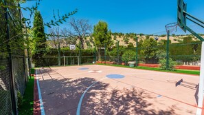 Sport court