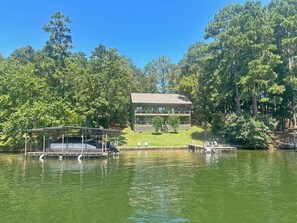 Easy walk to lake from home. Boat and swim dock available to use.