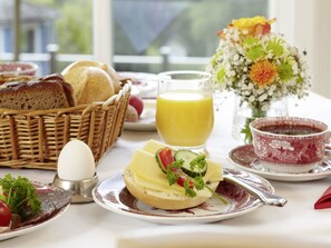 Breakfast meal