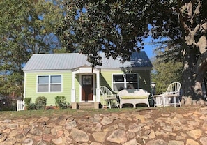 The Cottage Studio Suites of Downtown Fort Payne
