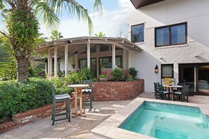 The Tower House on East Beach - Outdoor living