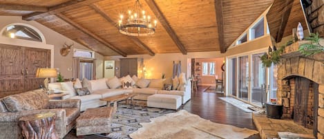 Beech Mountain Vacation Rental | 2-Story Cabin | 4BR | 4.5BA | 3,492 Sq Ft