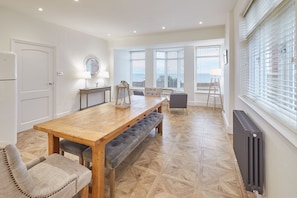 Solimar House, Whitby - Host & Stay