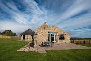 The Gingan - external and outside seating area