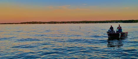 Pewaukee lake fishing 