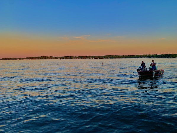 Pewaukee lake fishing 