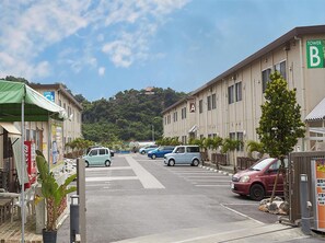 ◆We have a spacious parking lot, so it is very popular with customers who come by car.