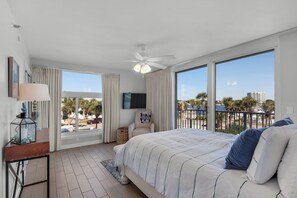 Guest Bedroom - Harbor View