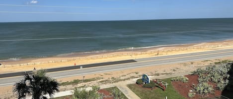 Vue sur la plage ou l’océan