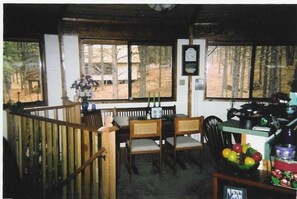 UPSTAIRS DINING AREA-KITCHEN ISLAND