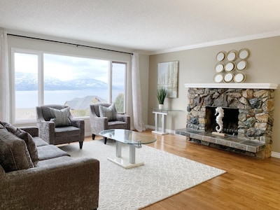 Executive Home with Lake Okanagan View close to Wineries