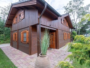 Pflanze, Gebäude, Fenster, Himmel, Haus, Holz, Baum, Grundstueck, Hütte, Gras