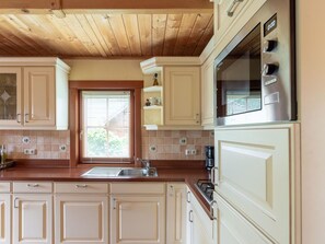 Countertop, Cabinetry, Eigentum, Gebäude, Möbel, Spüle, Fenster, Sinken, Küche, Holz