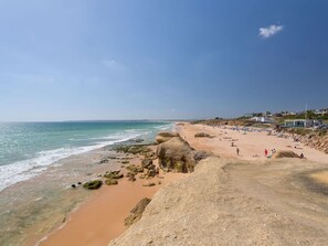 Water, Cloud, Sky, Water Resources, Beach, Tree, Coastal And Oceanic Landforms, Terrain, Landscape, Wind Wave