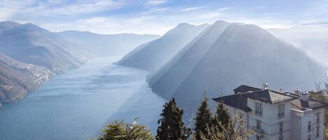 Villa Peduzzi - Pigra, Lake Como - NORTHITALY VILLAS vacation villa rentals