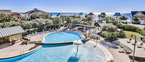 Stunning pool & ocean views