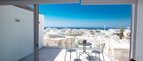 Apt.N014, Lovely 2BDR Ayia Napa Apartment with SeaViews, Close to the Beaches