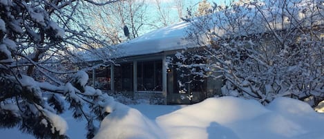Villa Gården im Schnee