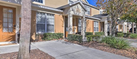 Kissimmee Vacation Rental Townhome | 3BR | 3BA | 1,440 Sq Ft | 2 Stories