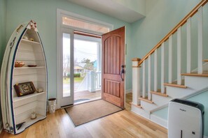 Elanora-Entryway