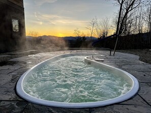 Outdoor spa tub