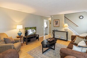 Cozy front room -- TV with Roku to stream any of your channels. Please note: no cable channels provided.