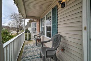 Front Porch | Steps Required | Keyless Entry