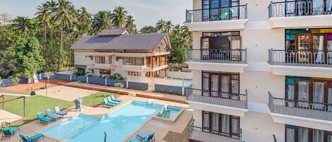 Modern and luxurious villa for rent in Goa with private pool.