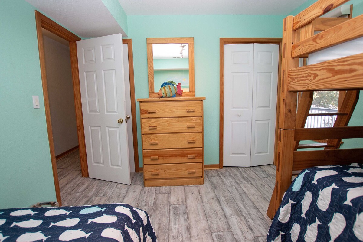 509, Friday Harbor- Soundfront, Sound views, Private Pool, Hot Tub