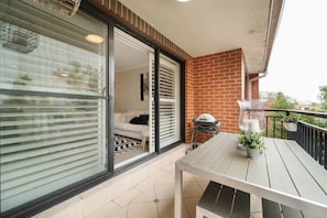 Balcony
(BBQ is not available)