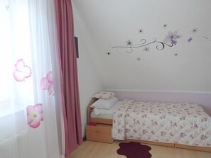 Schlafzimmer 2