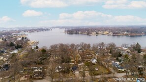 you can see the lake from the front yard, just a block away

