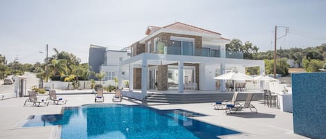 Villa DS116,Luxury 5BDR Protaras Villa,a 5 minute walk to the main Proaras Strip