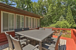 Deck | Outdoor Dining