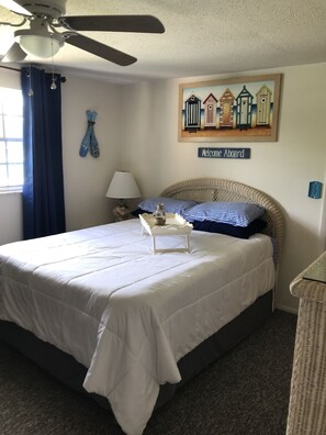 Nautical Room Master with bathroom inside