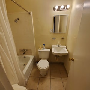 1 BR APT w/ the Essentials, 15 mins to Ft Hood #10