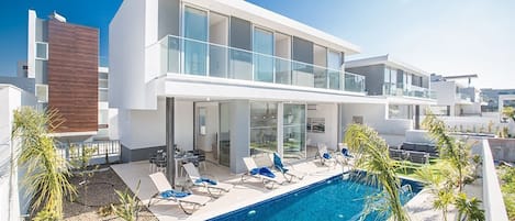 Villa OL19, Stunning 3BDR Protaras Villa, close to Fig Tree Bay Beach
