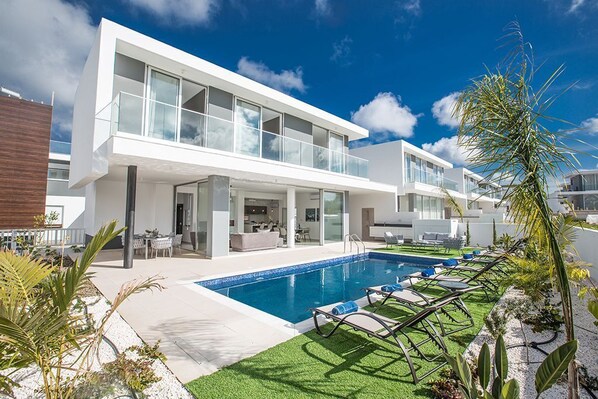 Villa OL21, 3BDR Protaras Villa, Close to Fig Tree Bay Beach