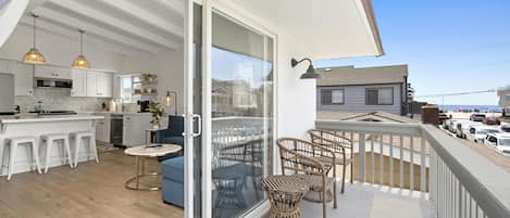 Upstairs living room and balcony has OCEAN VIEW!
