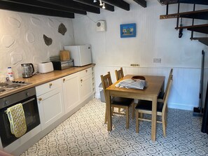 Open plan kitchen/dinner area