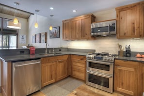 Full Kitchen
