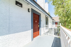 Exterior upstairs entry, very private and contactless check in. You will have code in advance of check in.