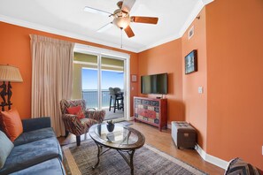 Living Area with Direct Beach and Gulf Views