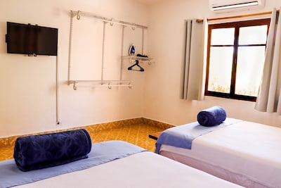 Casa Loreta (6 double beds, centric, private pool)