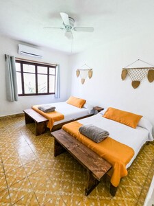 Casa Loreta (6 double beds, centric, private pool)