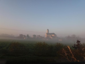 Vue sur l église de la Bohalle depuis la maison