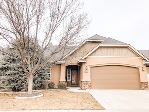 Beautiful front of the house during the winter! 